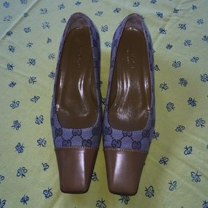 Beautiful vintage authentic Gucci size 7b