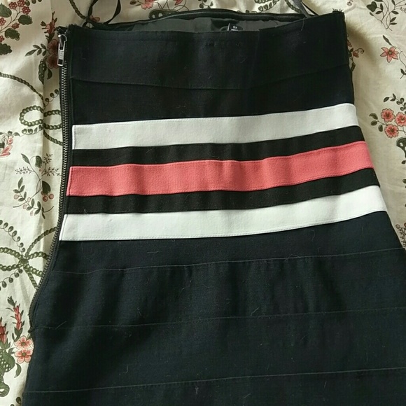 Bebe form fitting dress - Picture 3 of 3