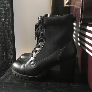 Great Condition! Combat boots