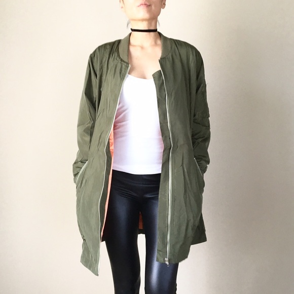 Long Olive bomber jacket. Full lining - Picture 2 of 4
