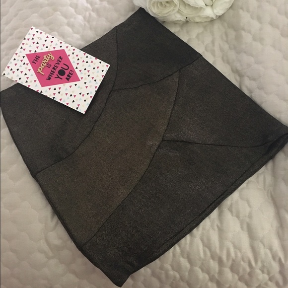 ZARA Goldish/olive ish mini skirt.