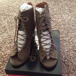 =SOLD on FASHIONSTASH = NEW_Lace-Up Chunky Sandals