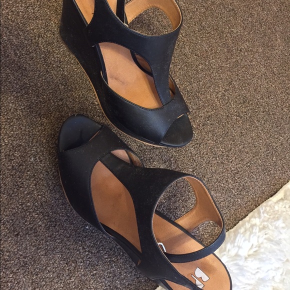 BP black wedges - Picture 3 of 3