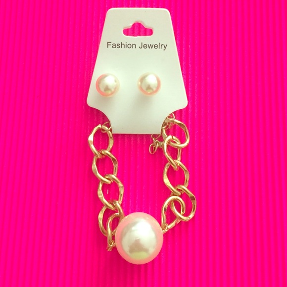 ✨Pearl Chain Link Statement Bracelet -Gold✨