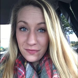 Meet your Posher, Kayla