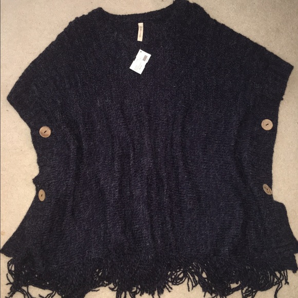 Poncho/sweater