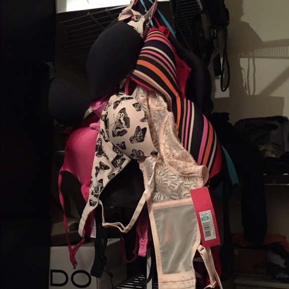 Lot of 8 bras! 34C and 34B