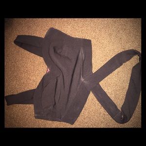 Boohoo criss cross black crop top