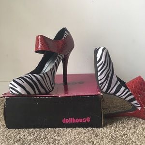Dollhouse leopard print heels 👠