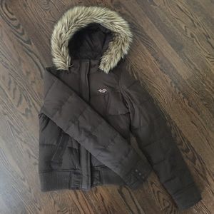 Hollister Brown Puffer Jacket with a Faux Fur hood