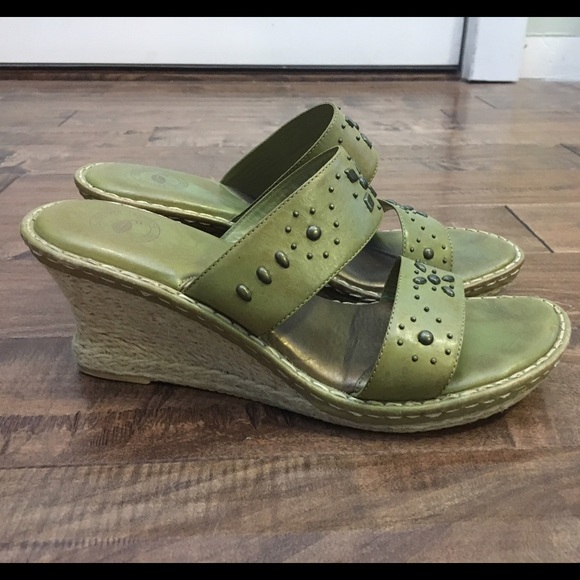 Nurture leather uppers in the color "wildflower"