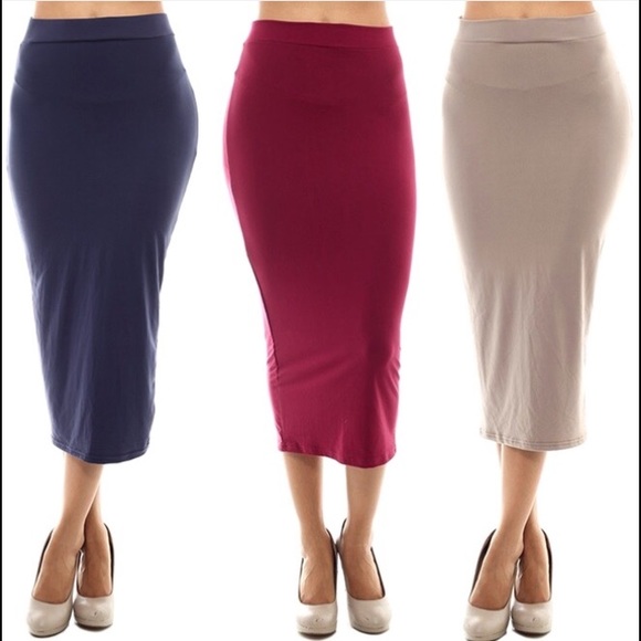 CLEARANCE💙NAVY PENCIL SKIRT - Picture 3 of 4