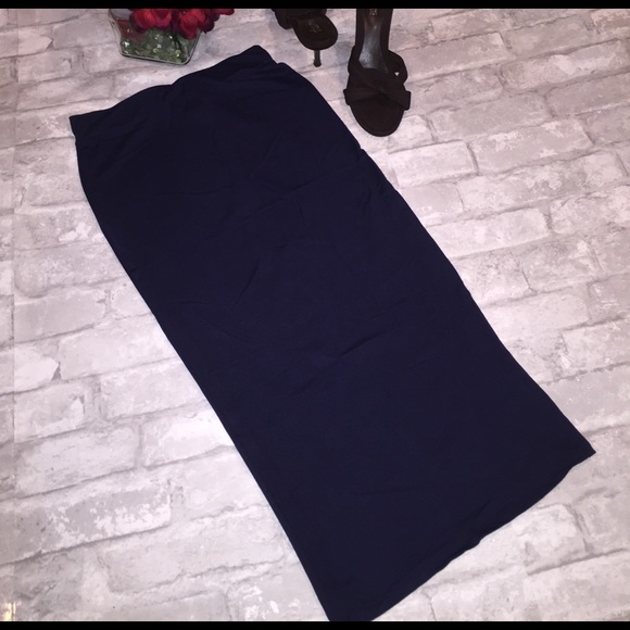 CLEARANCE💙NAVY PENCIL SKIRT - Picture 2 of 4