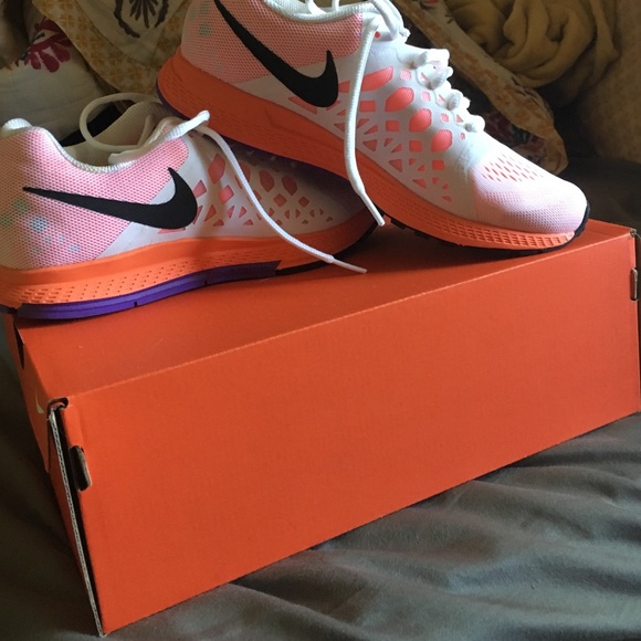 NWOT Nike Pegasus running shoe