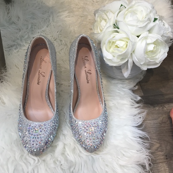 Rinestone beaded silver pumps