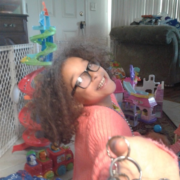 Meet your Posher, Mariah - Picture 4 of 5