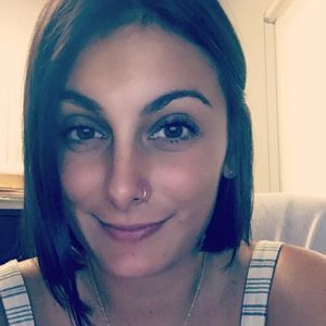 Meet your Posher, Hilary