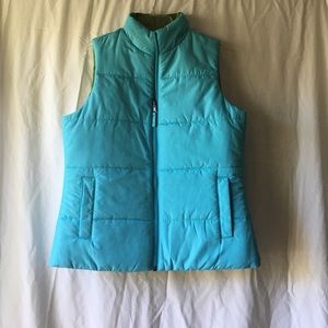 Reversible puffy vest