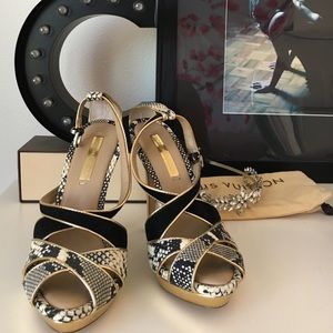 Bcbg shoes size 8 new without tags