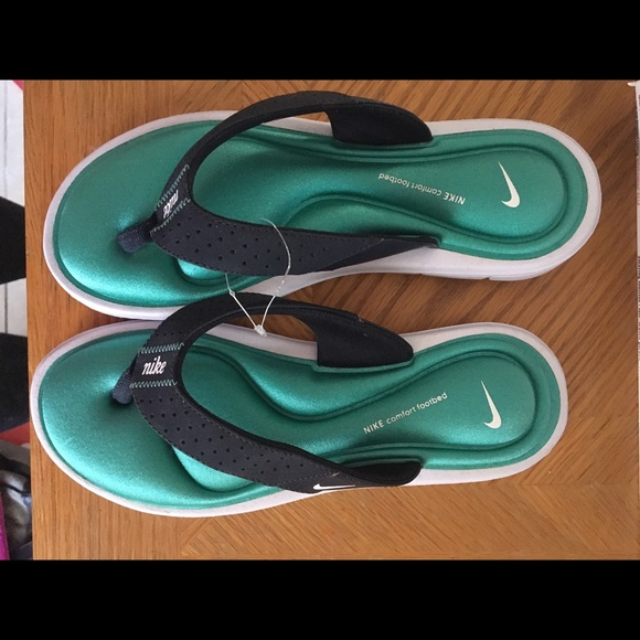 Nike flip flops