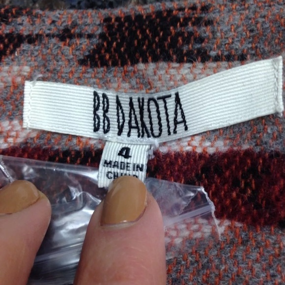 NWT BB Dakota Navajo Print Wool Mini Skirt - Picture 3 of 4