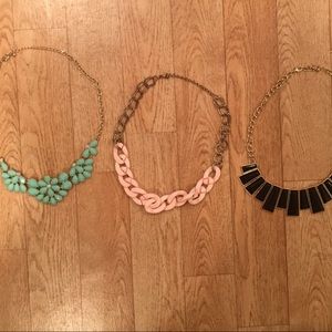 LOT/BUNDLE OF 3 STATEMENT NECKLACES