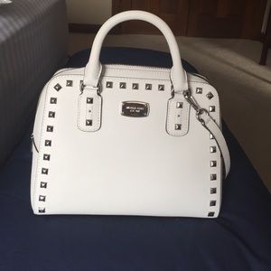 Michael Kors Purse - Perfect for spring