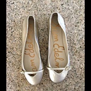 Sam E gold flats  wear with jeans or dress them up