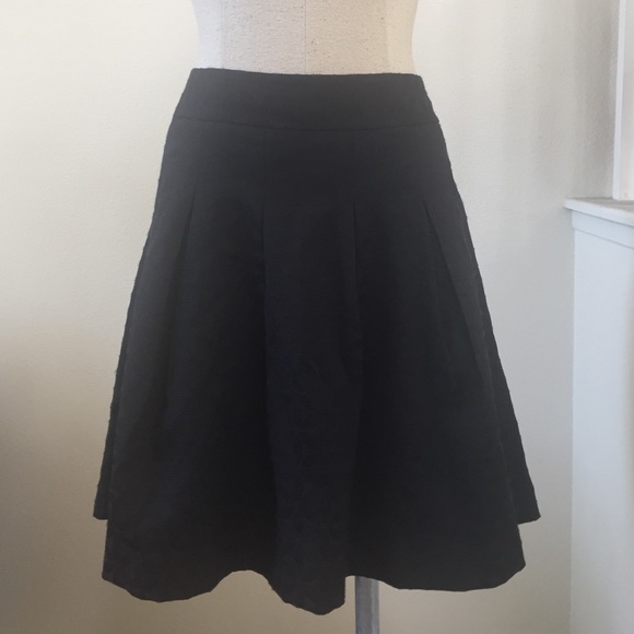 Embroidered pleated skirt! SIZE 14!!!