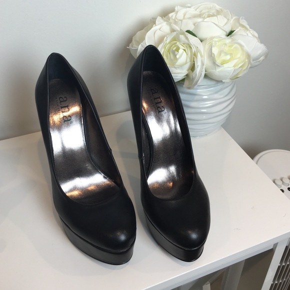 Black A.n.a heels