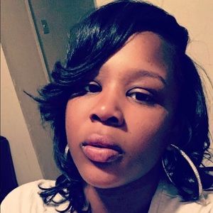 Meet your Posher, Lia