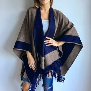 REVERSIBLE wool poncho