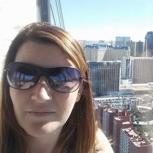 Meet your Posher, Carrie