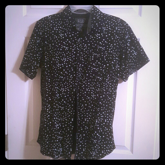 Short sleeve button down