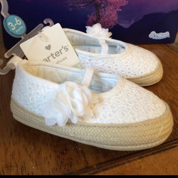 Carter's infant crib shoes - Picture 3 of 4