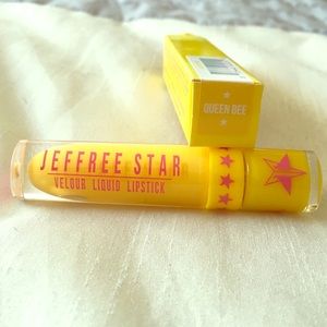 Jeffree Star velour liquid lipstick "Queen Bee"