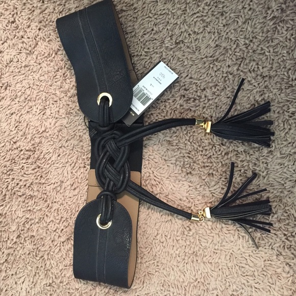 BCBGMAXAZRIA fashion belt
