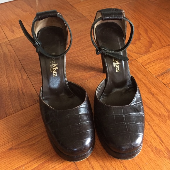 Max Mara brown leather pumps