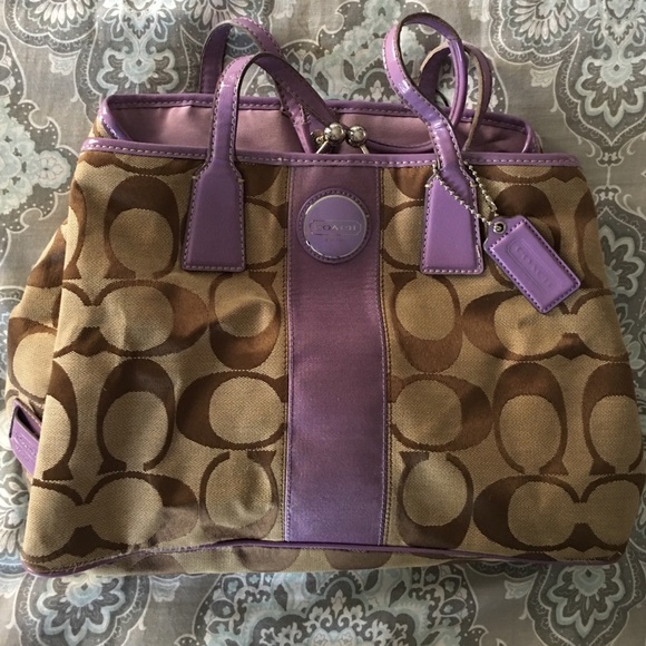 Coach Signature Kisslock Bag