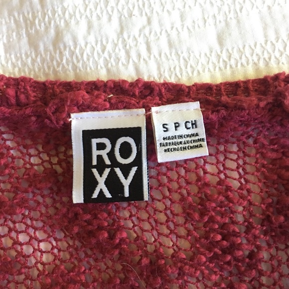 Maroon Roxy sweater! - Picture 2 of 3
