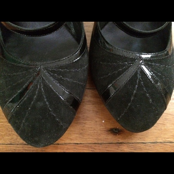 Beautiful suede and patent leather black heels - Picture 2 of 4