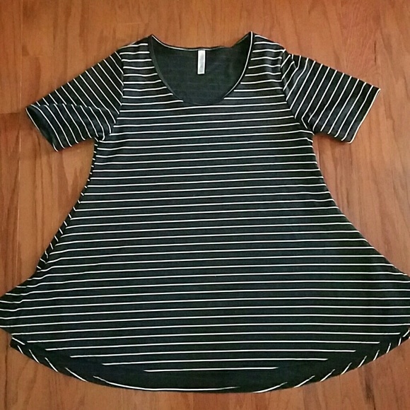 Lularoe Perfect tee Large