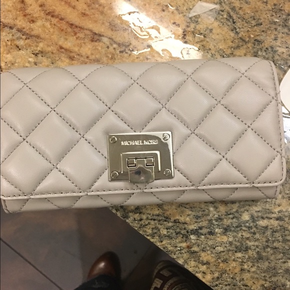 Michael kors wallet
