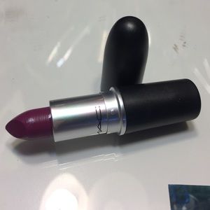 MAC strong woman lipstick MATTE