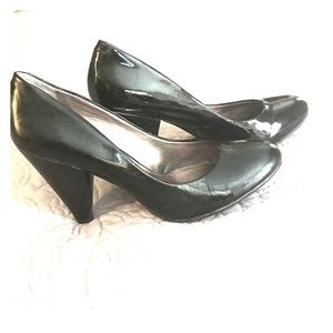 Vince Camuto black patent heels