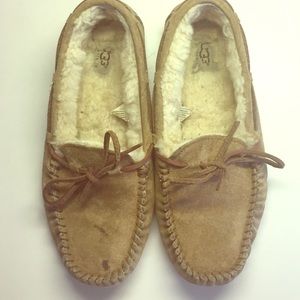 WOMEN'S UGG SLIPPERS SIZE 9