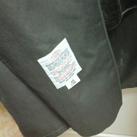 Baby it's cold outside London Towne trench coat! - Picture 2 of 4