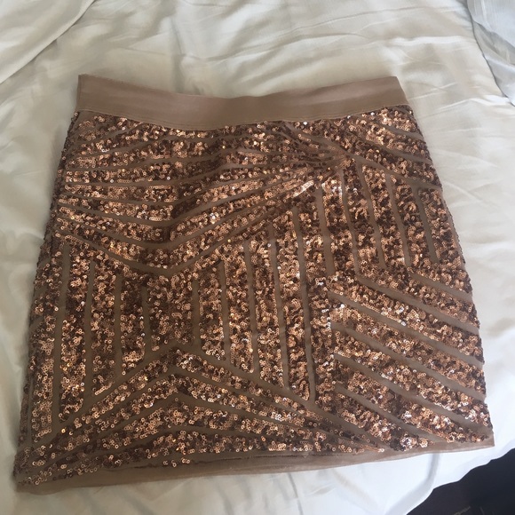 Adorable BCBG rose gold mini sequin skirt