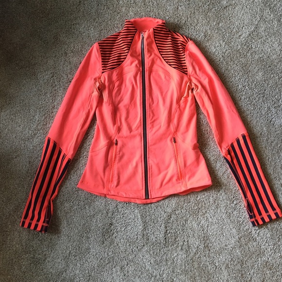 lululemon athletica Jackets & Blazers - Lululemon zip up size 6