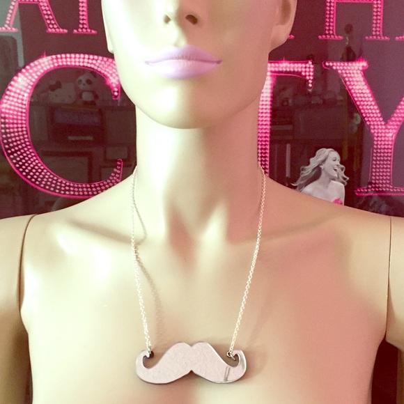 Yummy Couture Mirrored Mustache Necklace 👨🏻📿